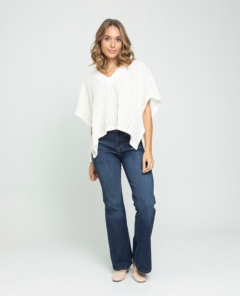 PONCHO TEJIDO PARA MUJER ESCOTE V EN TELA CON EFECTO DESAGUJADO