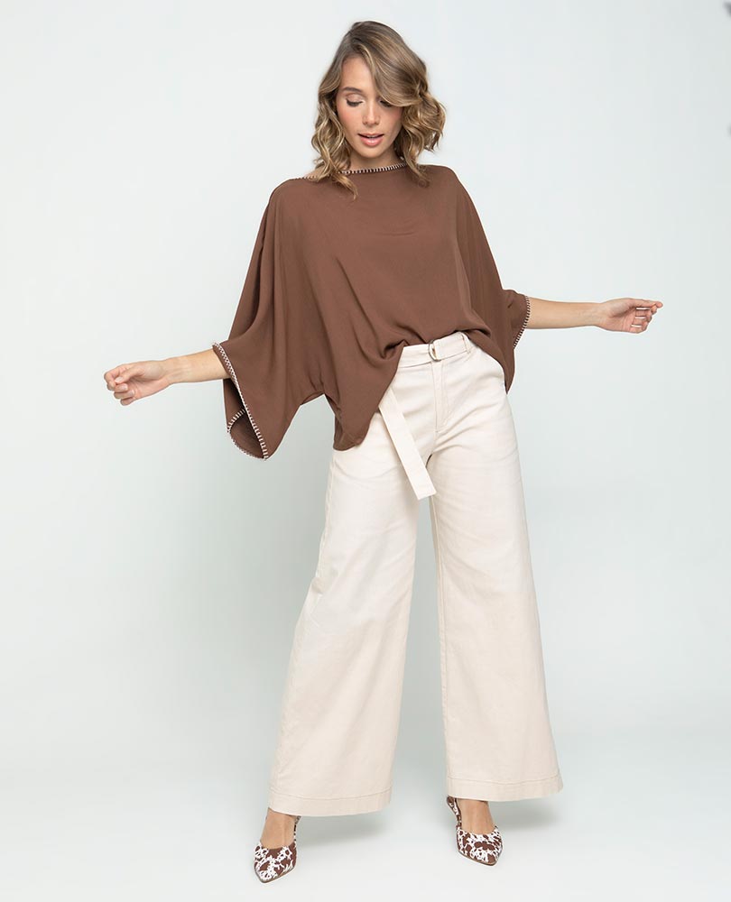 BLUSA TIPO PONCHO PARA MUJER CON PUNTADA ARTESANAL EN ESCOTE Y MANGAS