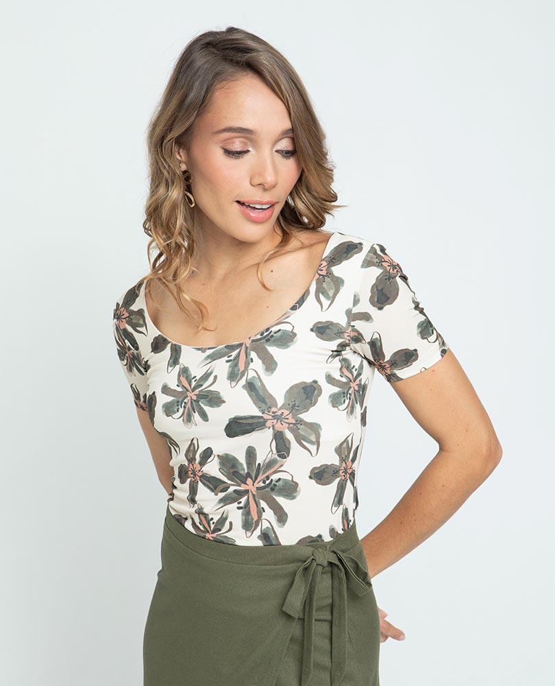 CAMISETA MANGA CORTA PARA MUJER CUELLO U ESTAMPADO FLORES