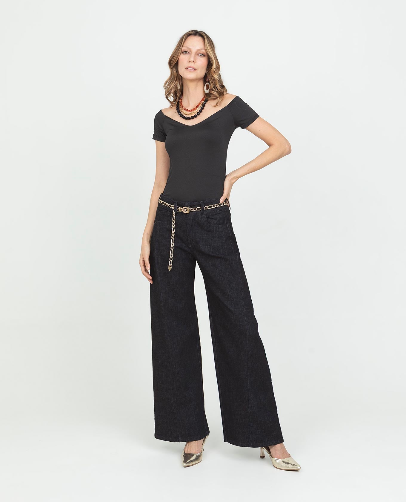 JEAN WIDE LEG PARA MUJER CON CORTES EN COSTADOS TONO OSCURO CINCO BOLSILLOS