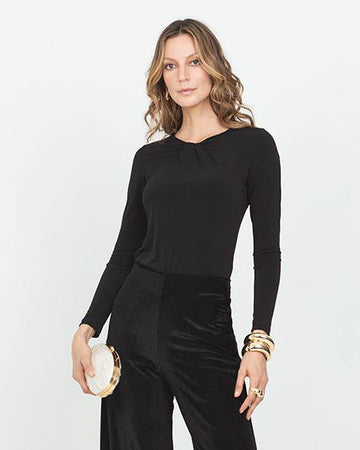 TOP NEGRO PARA MUJER ESCOTE CON ENTORCHADO MANGA LARGA