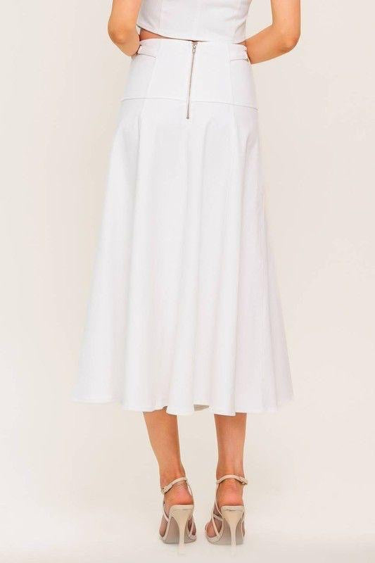 Falda Midi Blanca Tomato ¨C Movimiento y Frescura Natural
