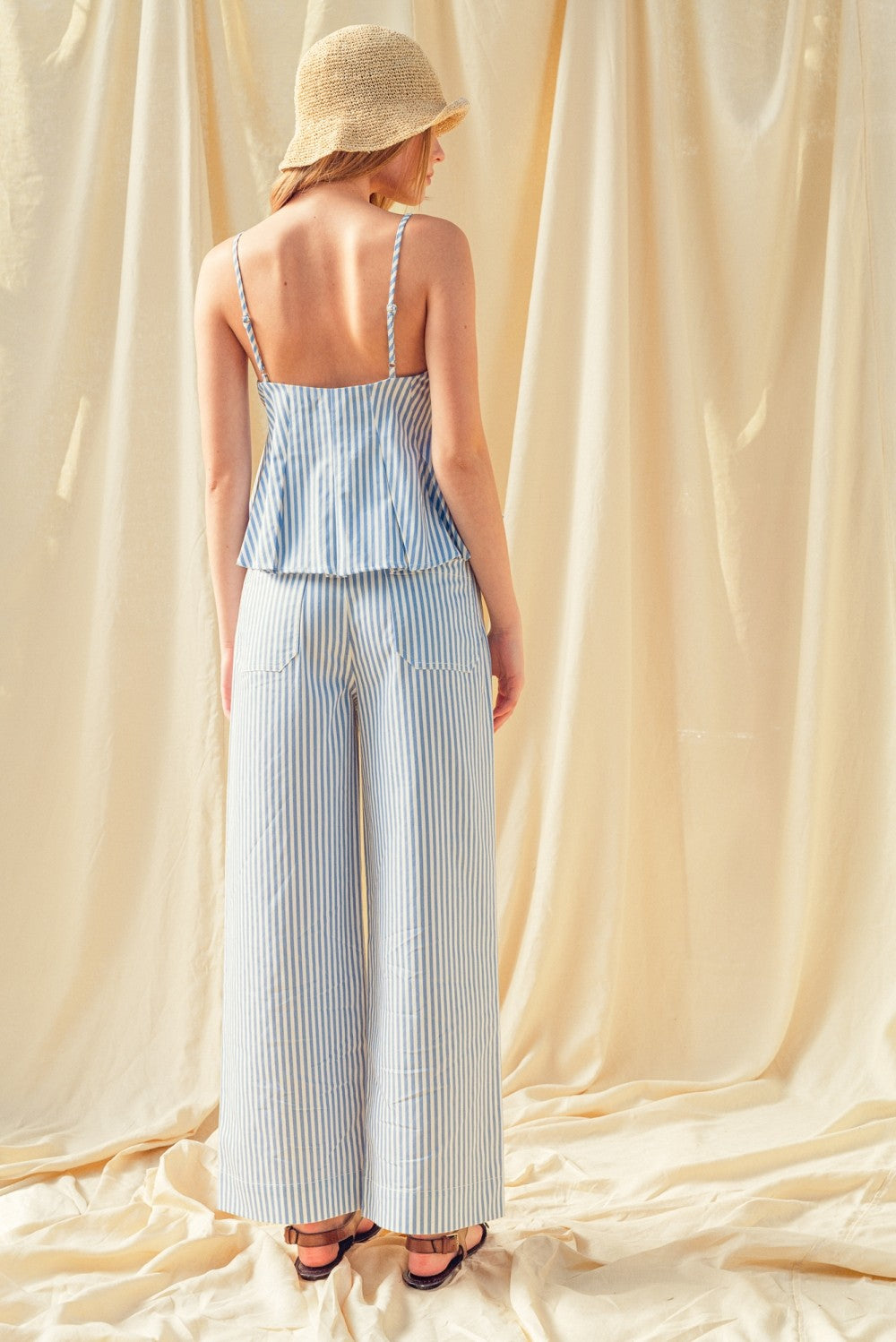 Stripe stretch fabric set.
