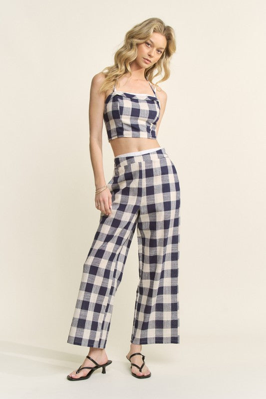 Set crop top and pants.