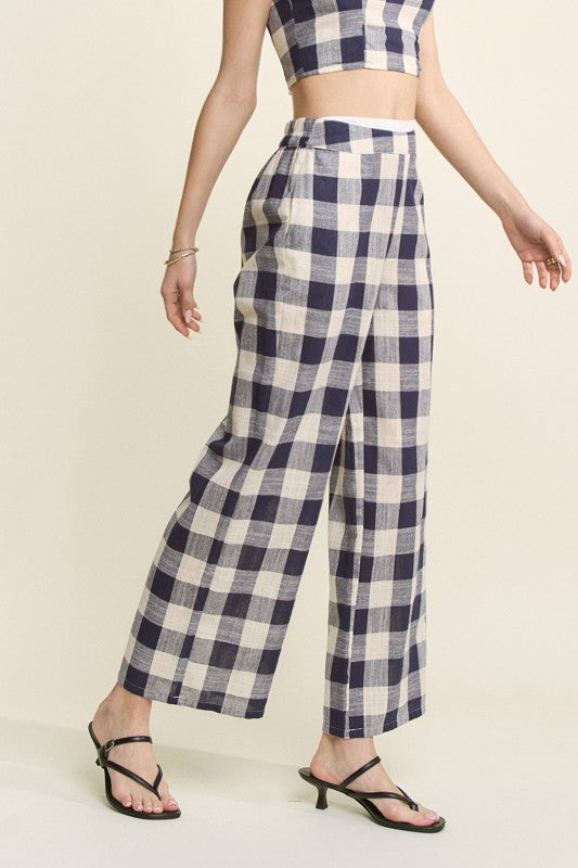 Set crop top and pants.