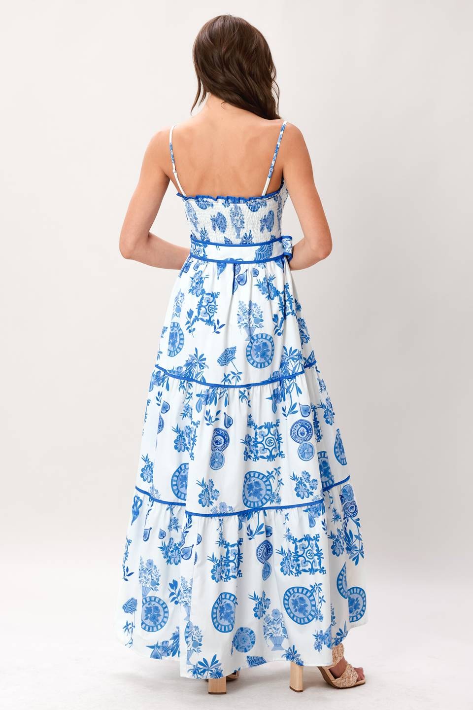 Maxi dress with belt.