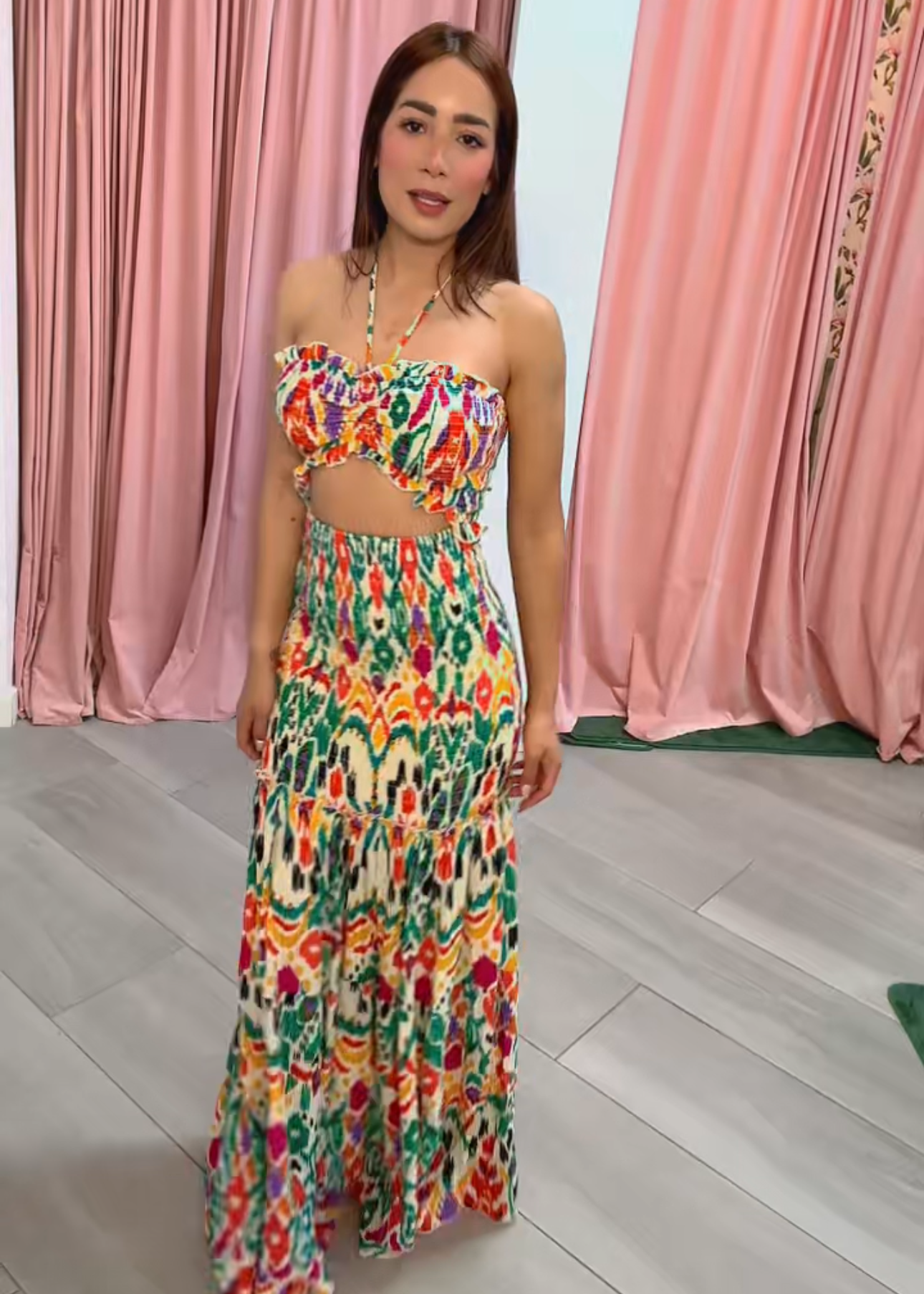 Vestido largo estampado multicolor con cut out