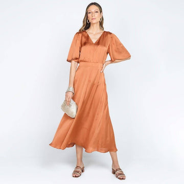 VESTIDO LARGO SATINADO CARAMELO